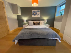 West Midlands-2 Double Bed Room Apartment